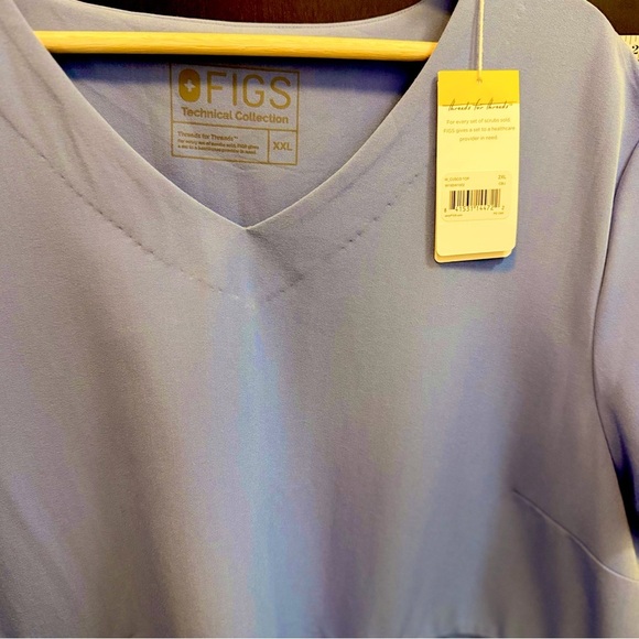 BUNDLE (2 pieces) - Figs Women's Ceil Blue Scrub Tops - Picture 5 of 10